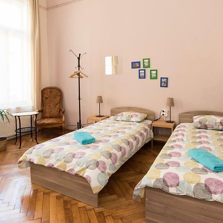 Downtown Oasis Vandrarhem Budapest Exteriör bild